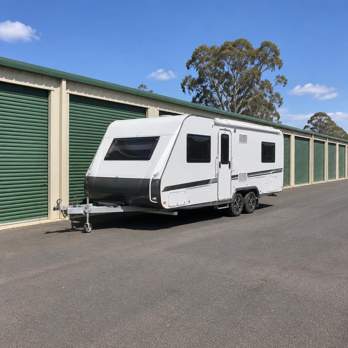 Wide access lanes for storage for caravans